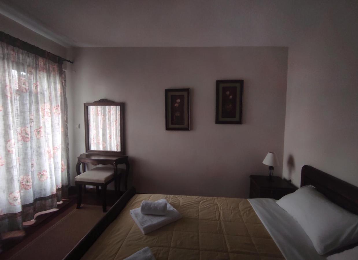 Meterizi Guesthouse Varvitsa Bagian luar foto