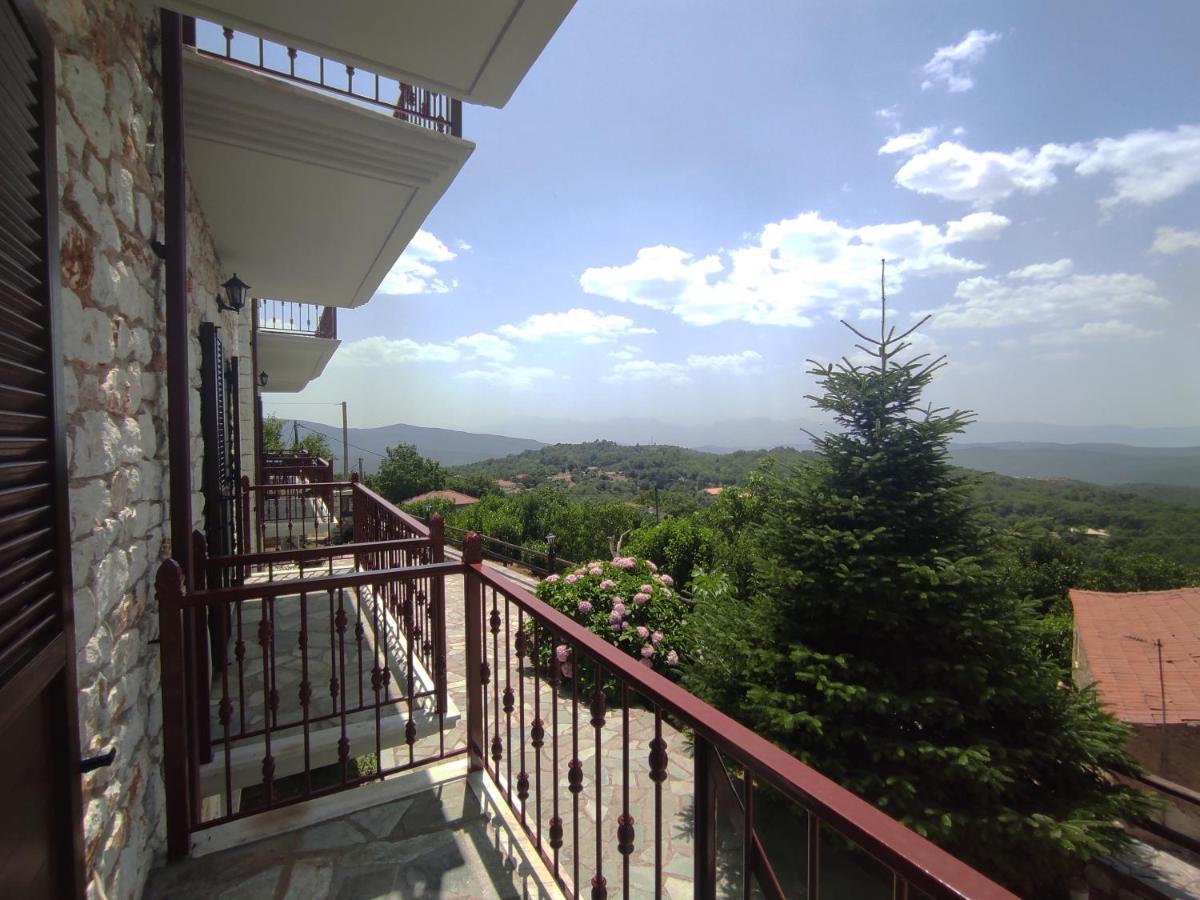 Meterizi Guesthouse Varvitsa Bagian luar foto